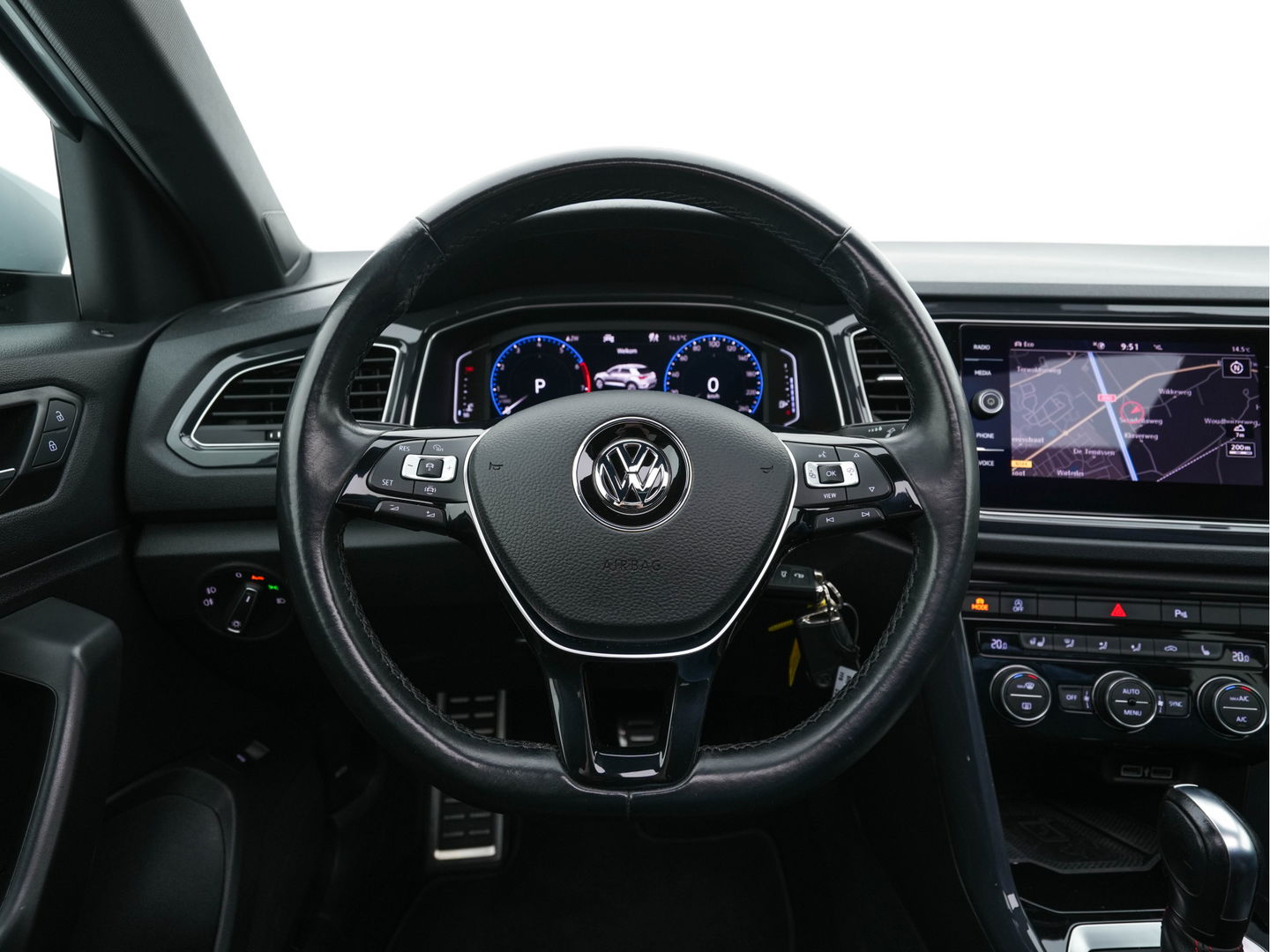 Volkswagen T-Roc 1.5 TSI R-Line Sport Business Aut. *PANO | LEATHER | FULL-LED | ADAPTIVE-CRUISE | DIGI-COCKPIT | NAVI-FULLMAP | HEATED-SPORTSEATS | AMBIENT-LIGHT | PRIVACY-GLASS | DAB+ | CARPLAY | SHIFT-PADDLES | 18''ALU*