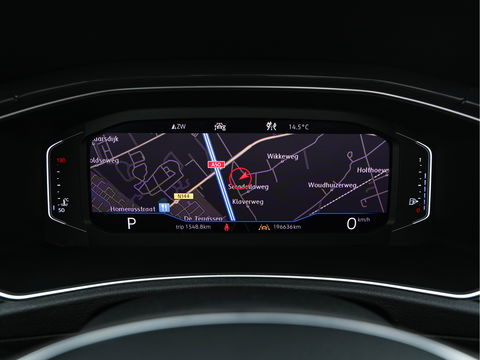 Volkswagen T-Roc 1.5 TSI R-Line Sport Business Aut. *PANO | LEATHER | FULL-LED | ADAPTIVE-CRUISE | DIGI-COCKPIT | NAVI-FULLMAP | HEATED-SPORTSEATS | AMBIENT-LIGHT | PRIVACY-GLASS | DAB+ | CARPLAY | SHIFT-PADDLES | 18''ALU*