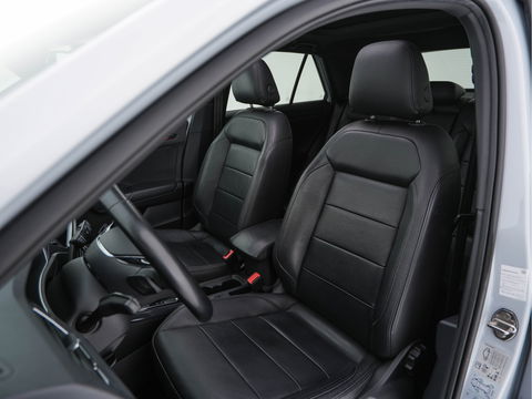 Volkswagen T-Roc 1.5 TSI R-Line Sport Business Aut. *PANO | LEATHER | FULL-LED | ADAPTIVE-CRUISE | DIGI-COCKPIT | NAVI-FULLMAP | HEATED-SPORTSEATS | AMBIENT-LIGHT | PRIVACY-GLASS | DAB+ | CARPLAY | SHIFT-PADDLES | 18''ALU*