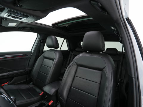 Volkswagen T-Roc 1.5 TSI R-Line Sport Business Aut. *PANO | LEATHER | FULL-LED | ADAPTIVE-CRUISE | DIGI-COCKPIT | NAVI-FULLMAP | HEATED-SPORTSEATS | AMBIENT-LIGHT | PRIVACY-GLASS | DAB+ | CARPLAY | SHIFT-PADDLES | 18''ALU*