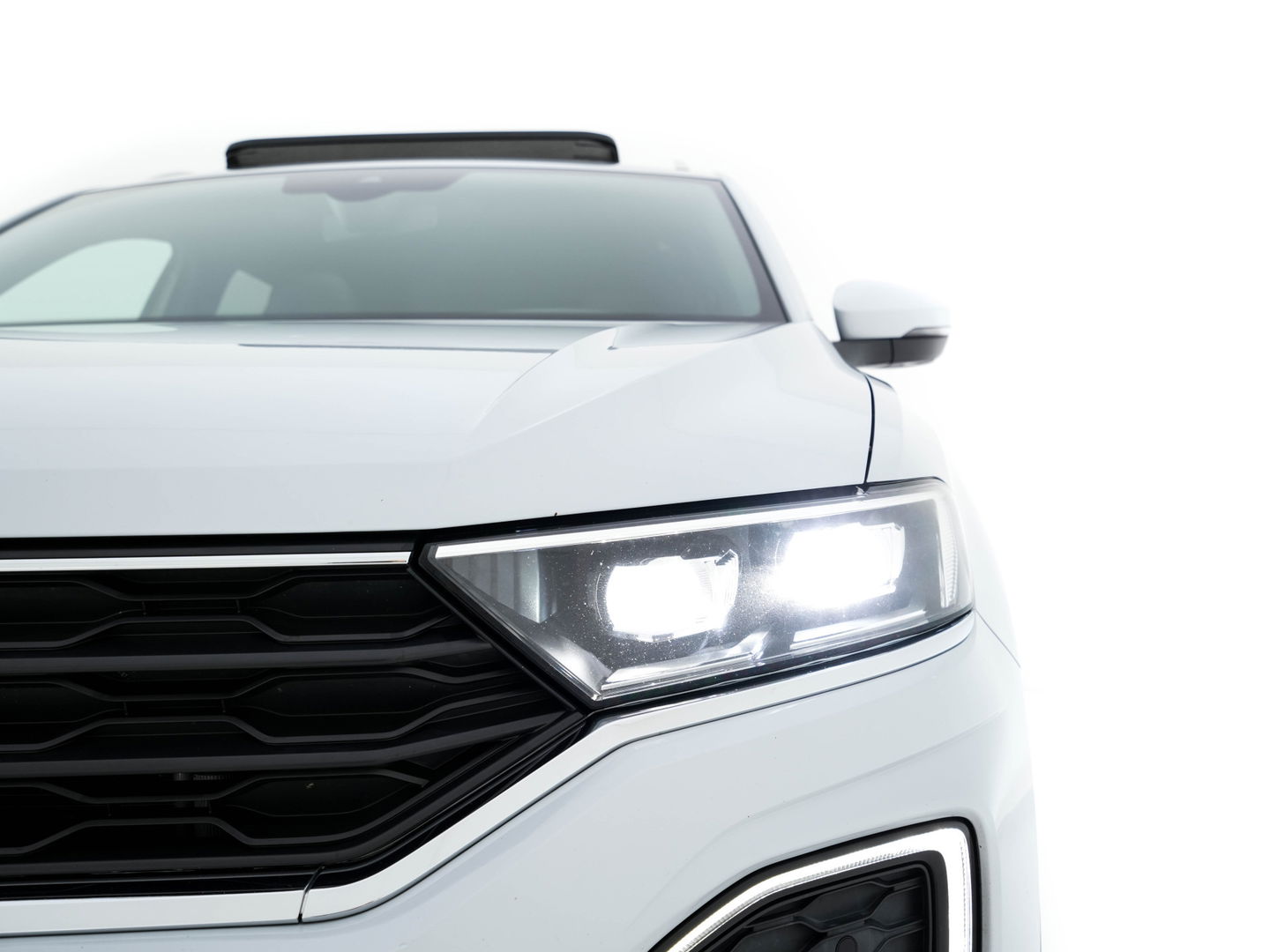 Volkswagen T-Roc 1.5 TSI R-Line Sport Business Aut. *PANO | LEATHER | FULL-LED | ADAPTIVE-CRUISE | DIGI-COCKPIT | NAVI-FULLMAP | HEATED-SPORTSEATS | AMBIENT-LIGHT | PRIVACY-GLASS | DAB+ | CARPLAY | SHIFT-PADDLES | 18''ALU*