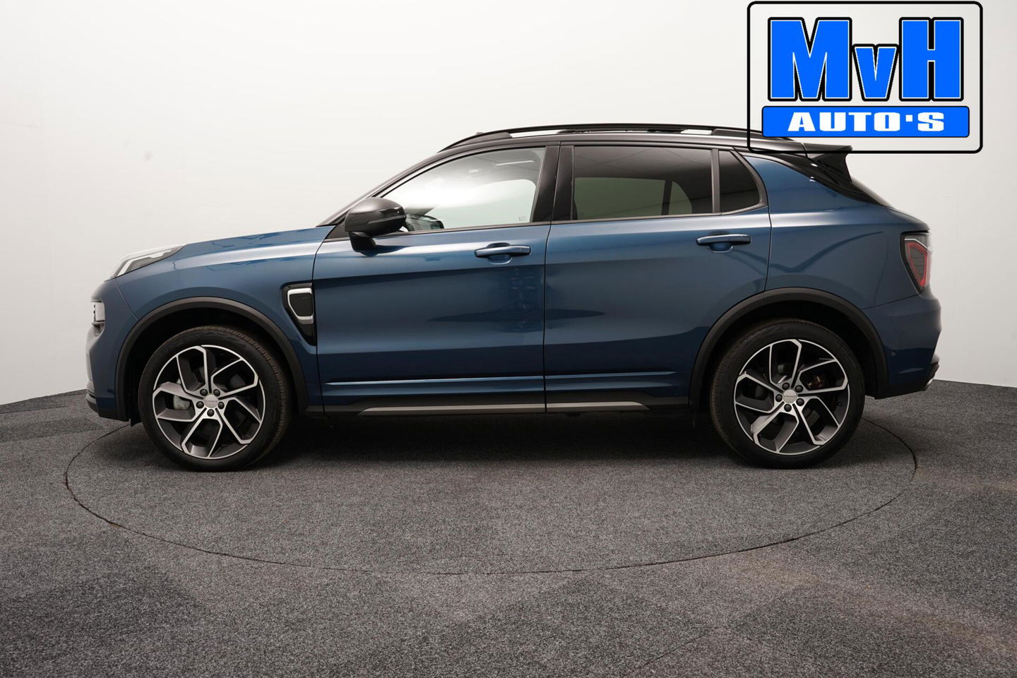 Lynk & Co 01 1.5 Hybride|FULL BLACK|ZWARTE.HEMEL|360ºCAM|NAP