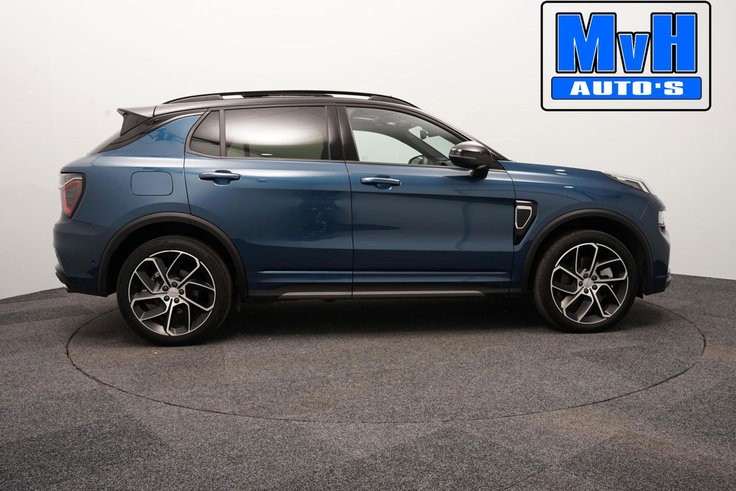 Lynk & Co 01 1.5 Hybride|FULL BLACK|ZWARTE.HEMEL|360ºCAM|NAP