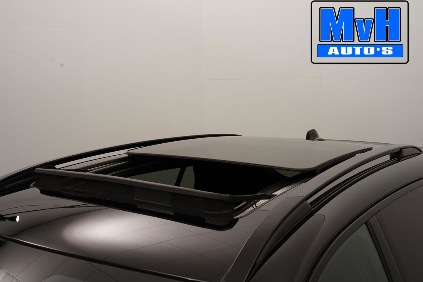 Lynk & Co 01 1.5 Hybride|FULL BLACK|ZWARTE.HEMEL|360ºCAM|NAP