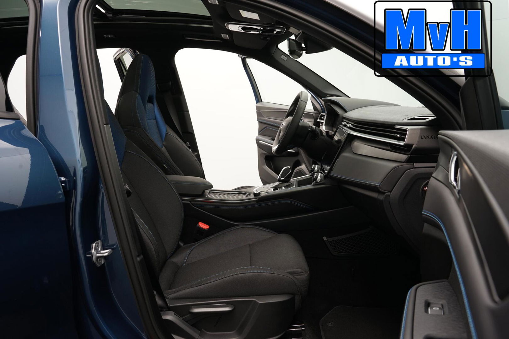 Lynk & Co 01 1.5 Hybride|FULL BLACK|ZWARTE.HEMEL|360ÂșCAM|NAP