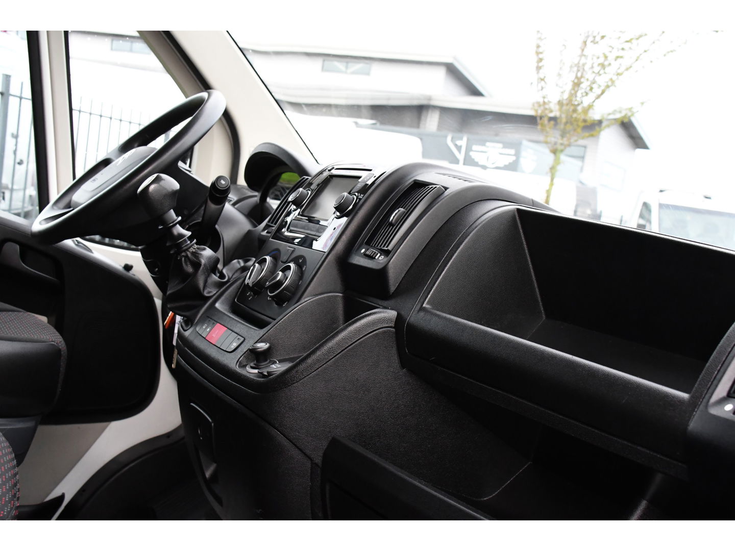 Citroƫn Jumper 35 2.0 BlueHDi L4 Bakwagen Cruise, NAVI, 165PK, Laadklep, Airco, Uniek!