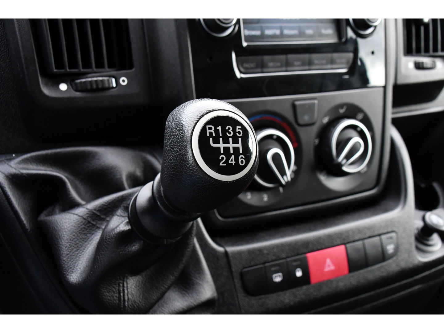 Citroƫn Jumper 35 2.0 BlueHDi L4 Bakwagen Cruise, NAVI, 165PK, Laadklep, Airco, Uniek!