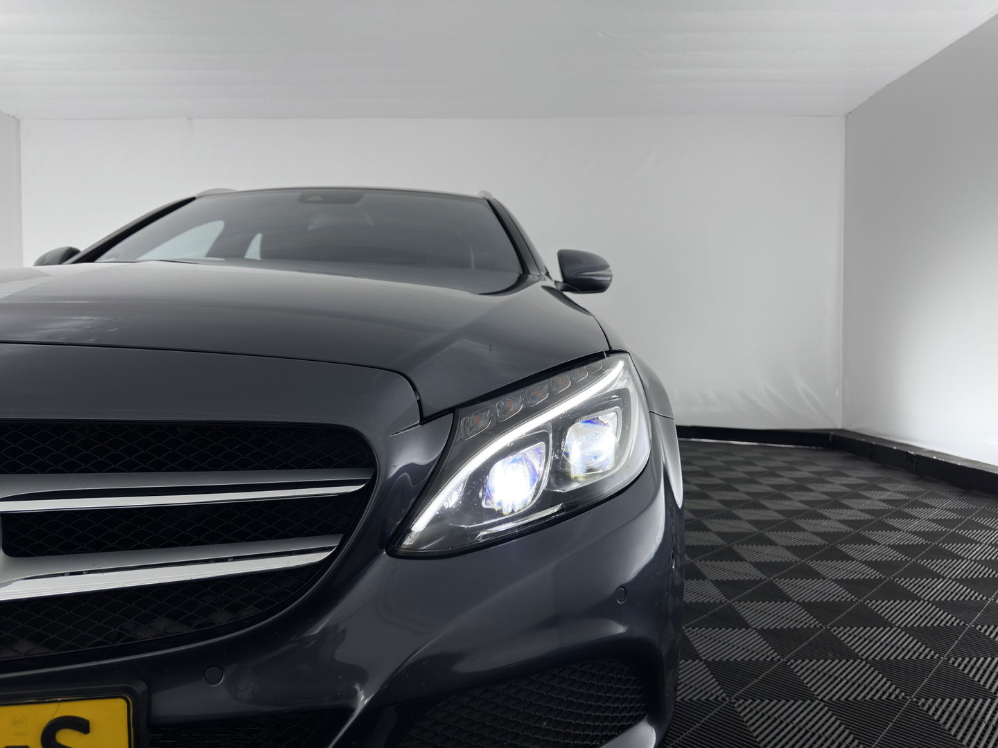 Mercedes-Benz C-Klasse Estate 350 e Lease Edition Plug-In Aut. *LEATHER-FABRIC | FULL-LED | AIRMATIC | NAVI-FULLMAP | CAMERA | HEATED-SPORTSEATS  | ECC | PDC | CRUISE | KEYLESS | AMBIENT-LIGHT | SHIFT-PADDLES | 17''ALU*