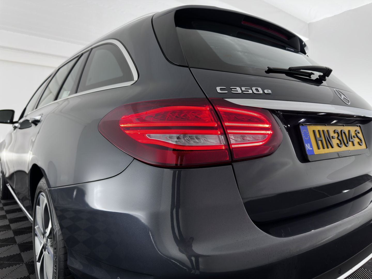 Mercedes-Benz C-Klasse Estate 350 e Lease Edition Plug-In Aut. *LEATHER-FABRIC | FULL-LED | AIRMATIC | NAVI-FULLMAP | CAMERA | HEATED-SPORTSEATS  | ECC | PDC | CRUISE | KEYLESS | AMBIENT-LIGHT | SHIFT-PADDLES | 17''ALU*