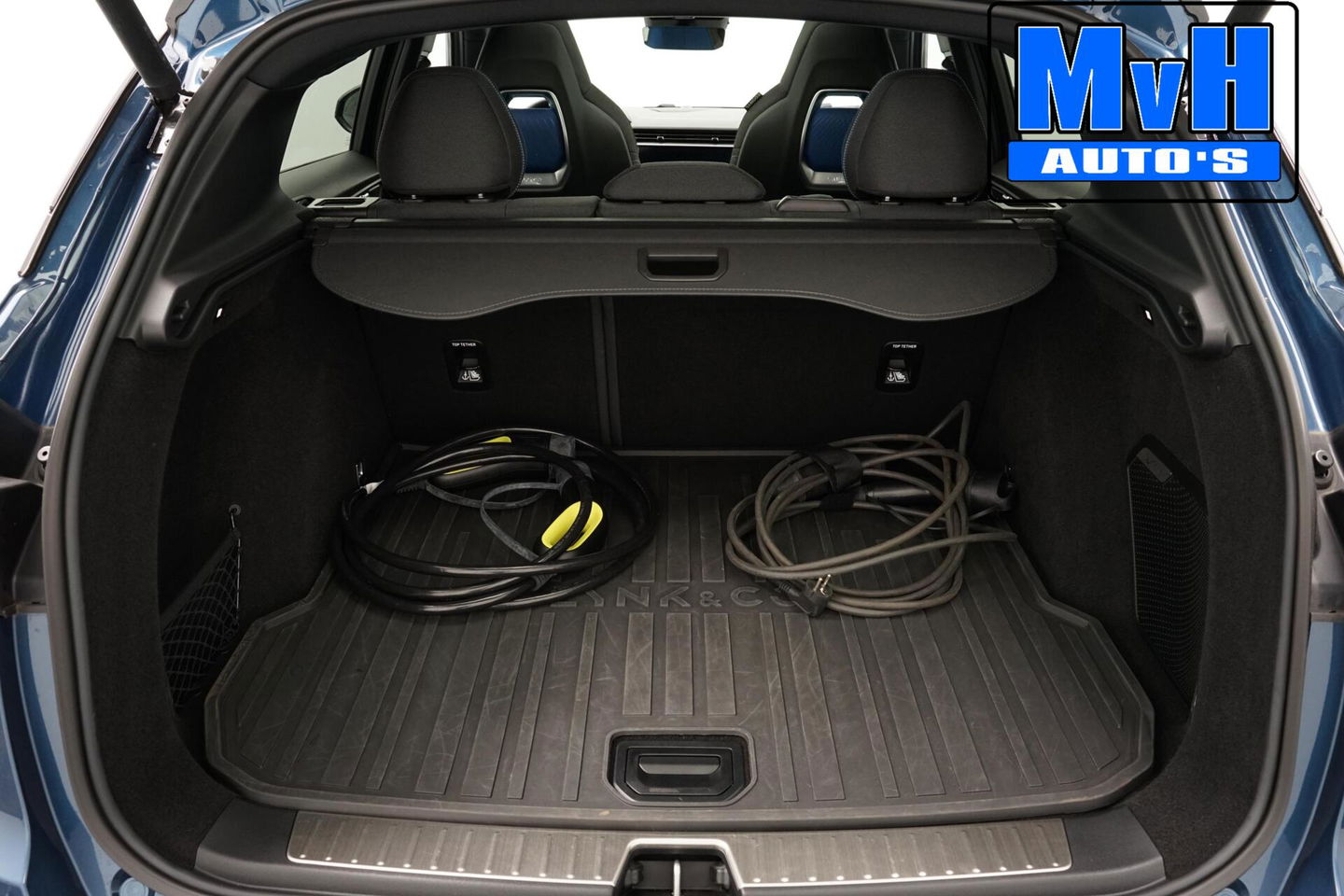 Lynk & Co 01 1.5 Hybride|TREKHAAK|FULL BLACK|ZWARTE.HEMEL|NAP