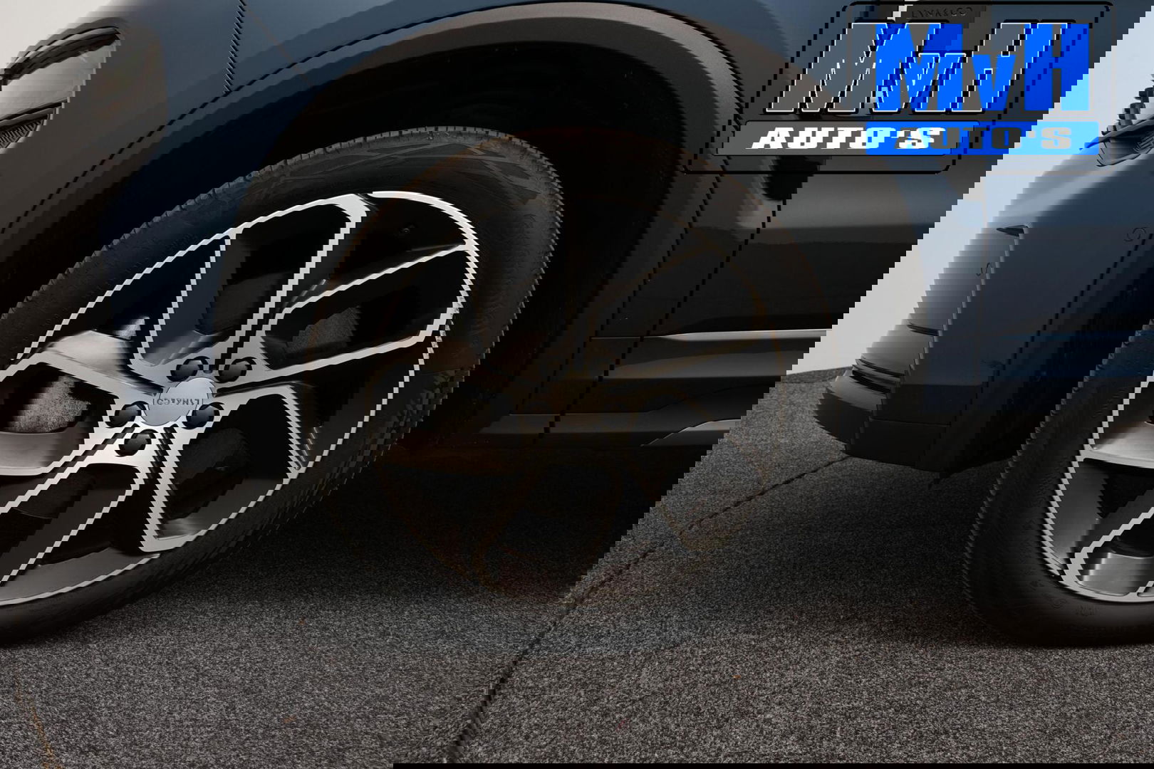 Lynk & Co 01 1.5 Hybride|TREKHAAK|FULL BLACK|ZWARTE.HEMEL|NAP