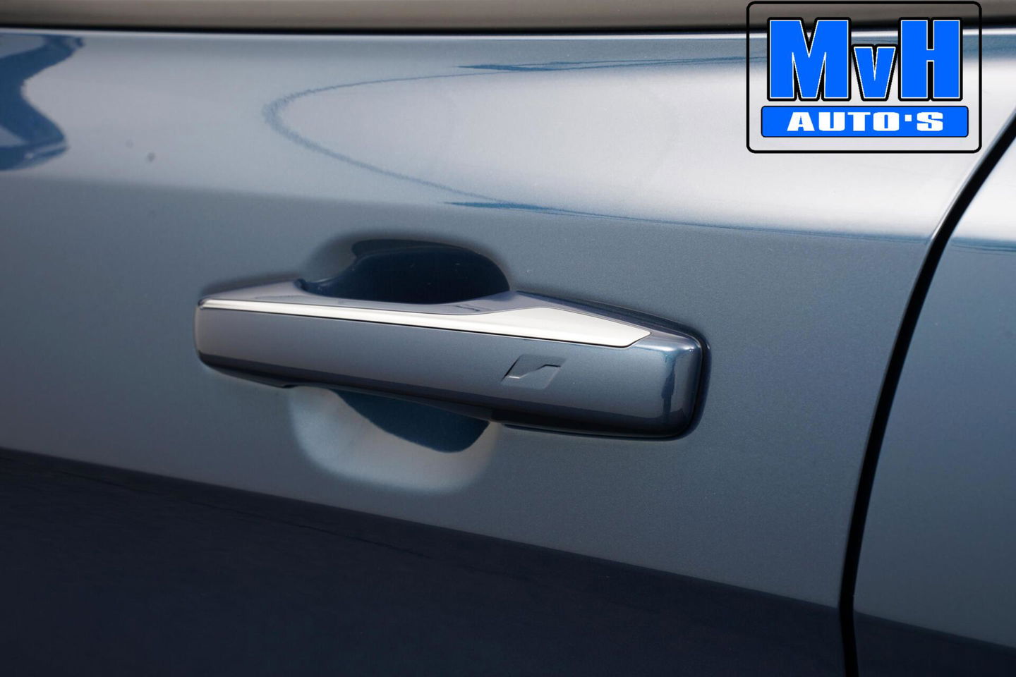 Lynk & Co 01 1.5 Hybride|TREKHAAK|FULL BLACK|ZWARTE.HEMEL|NAP