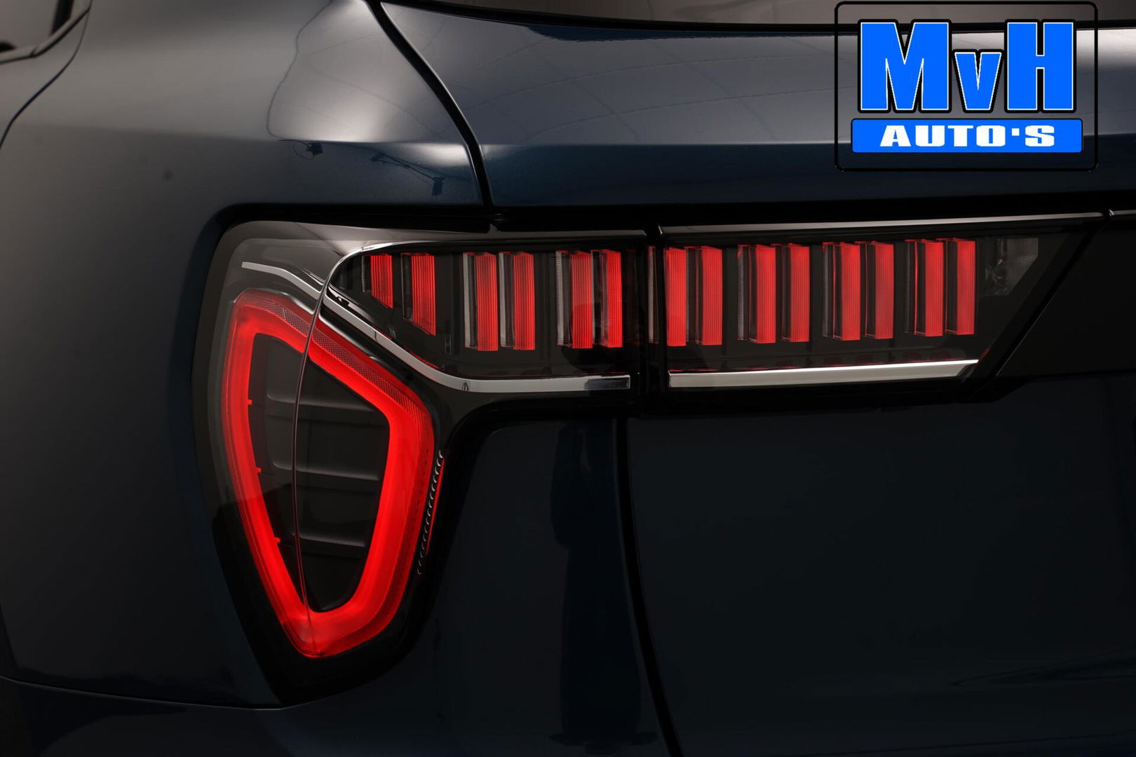 Lynk & Co 01 1.5 Hybride|TREKHAAK|FULL BLACK|ZWARTE.HEMEL|NAP