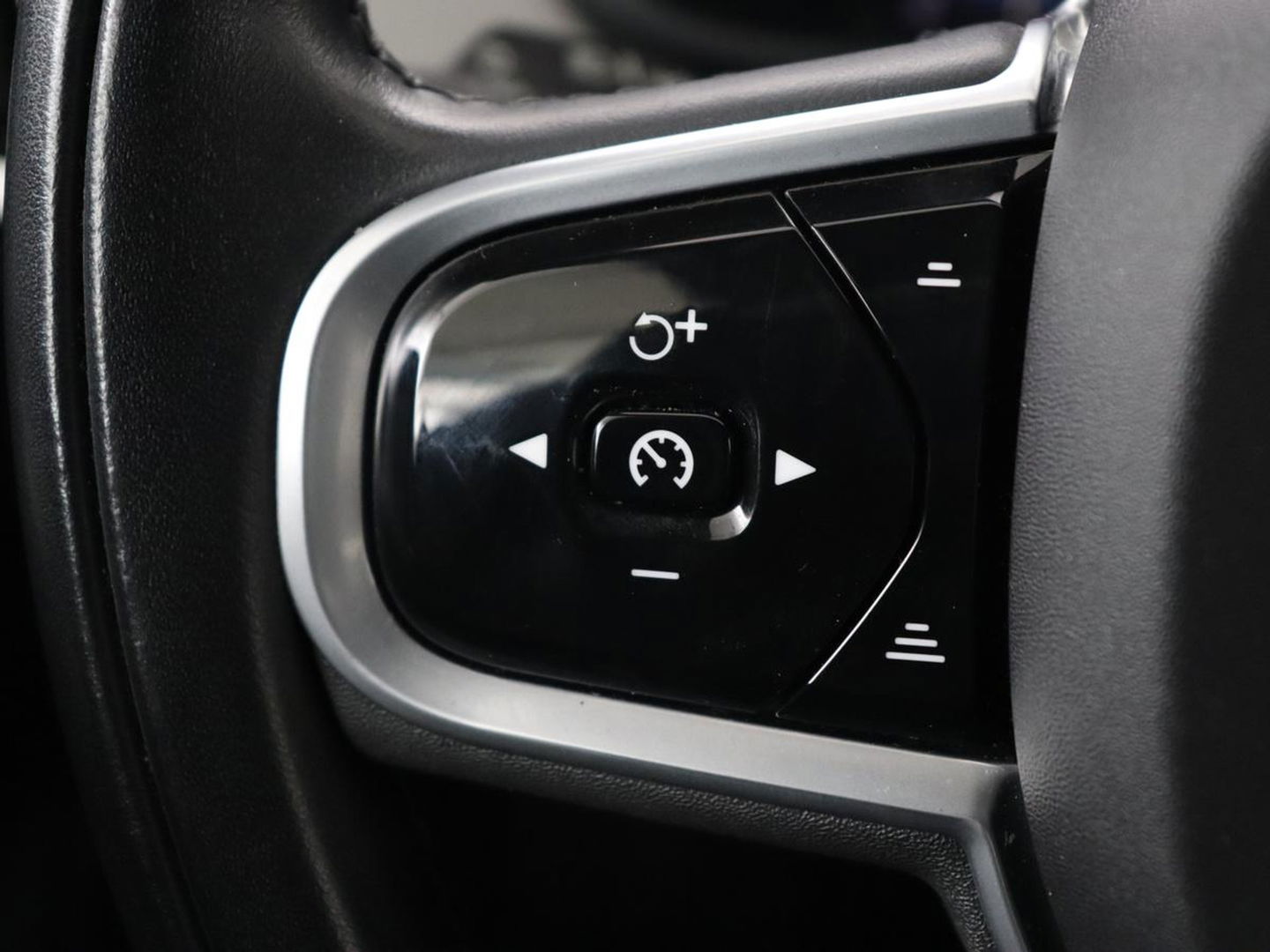 Volvo V90 2.0 T6 AWD Recharge Inscription | Panoramadak | Leder | Stoel & stuurverwarming | Trekhaak | Camera | Navigatie | Adaptive cruise | Full LED | PHEV | Plug In