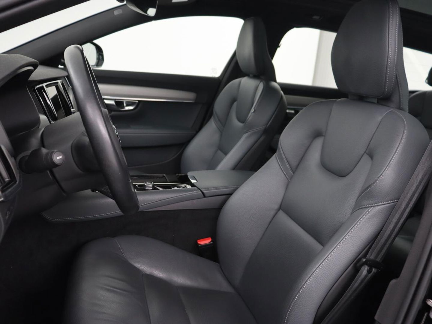 Volvo V90 2.0 T6 AWD Recharge Inscription | Panoramadak | Leder | Stoel & stuurverwarming | Trekhaak | Camera | Navigatie | Adaptive cruise | Full LED | PHEV | Plug In