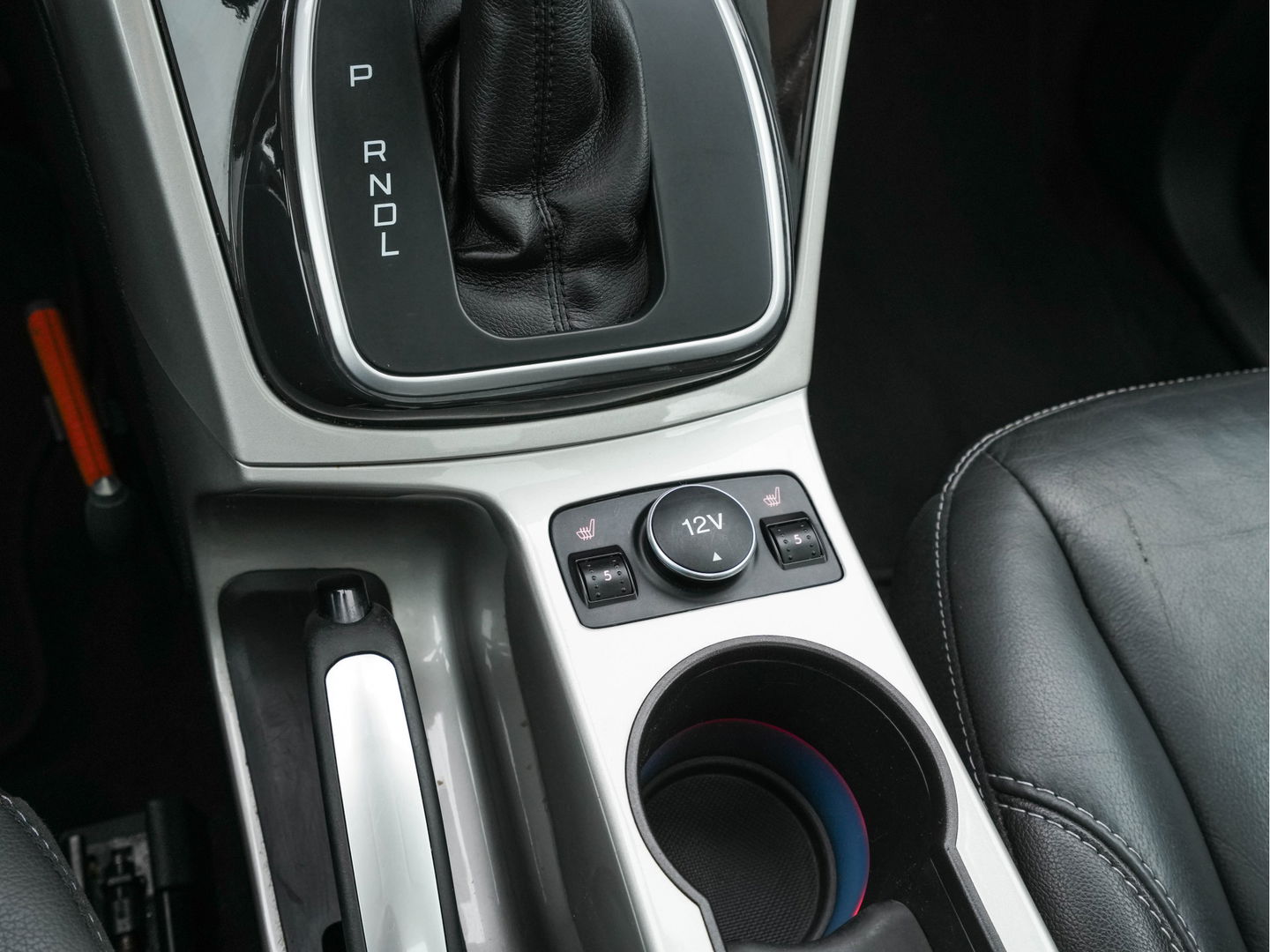 Ford C-MAX 2.0 Plug-in Hybrid Titanium Plus Aut. *PANO | LUXURY-LEATHER | NAVI-FULLMAP | CAMERA | KEYLESS | HEATED-COMFORT-SEATS | ECC | DIGI-COCKPIT | PDC | 17''ALU*