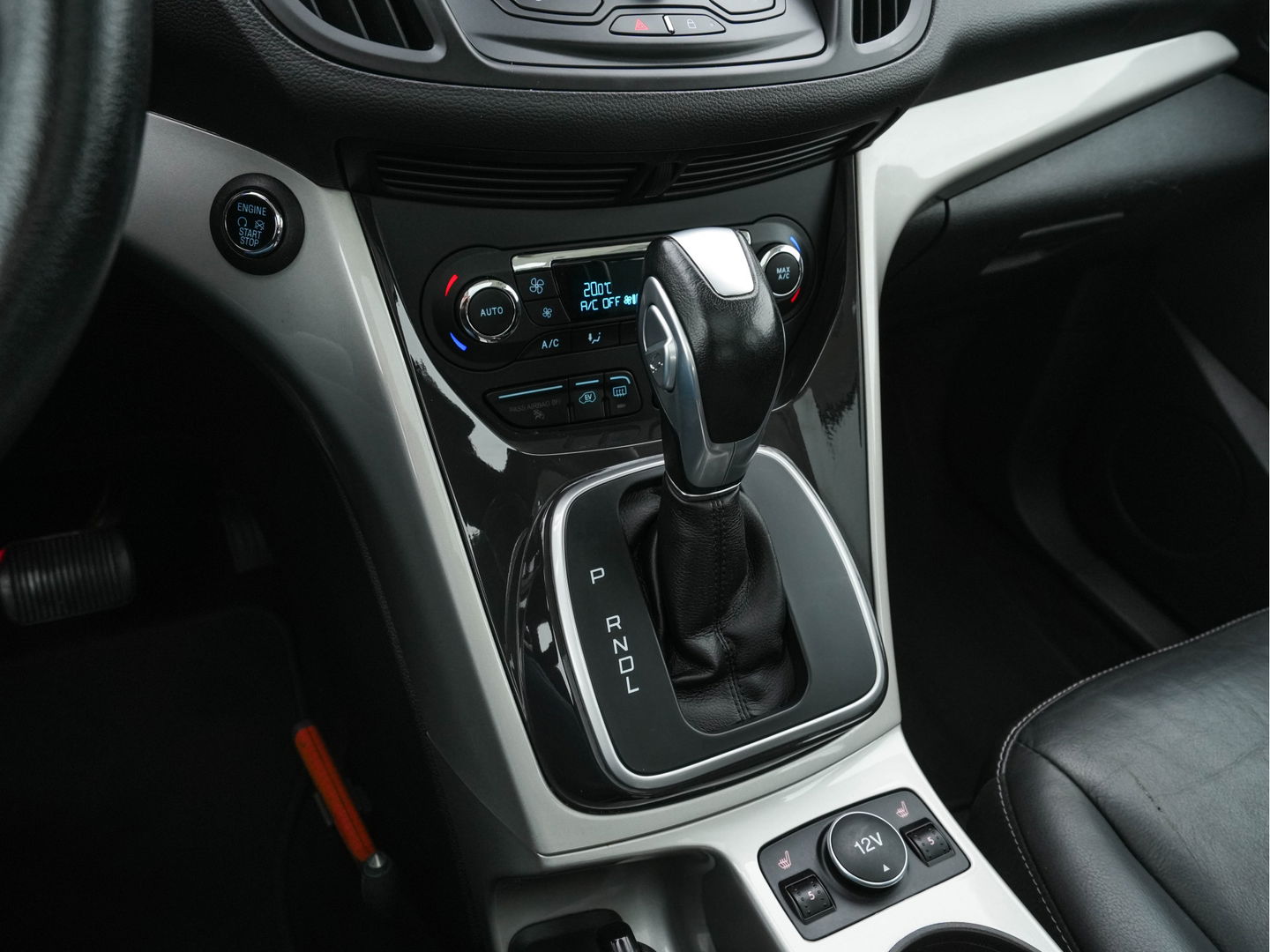 Ford C-MAX 2.0 Plug-in Hybrid Titanium Plus Aut. *PANO | LUXURY-LEATHER | NAVI-FULLMAP | CAMERA | KEYLESS | HEATED-COMFORT-SEATS | ECC | DIGI-COCKPIT | PDC | 17''ALU*