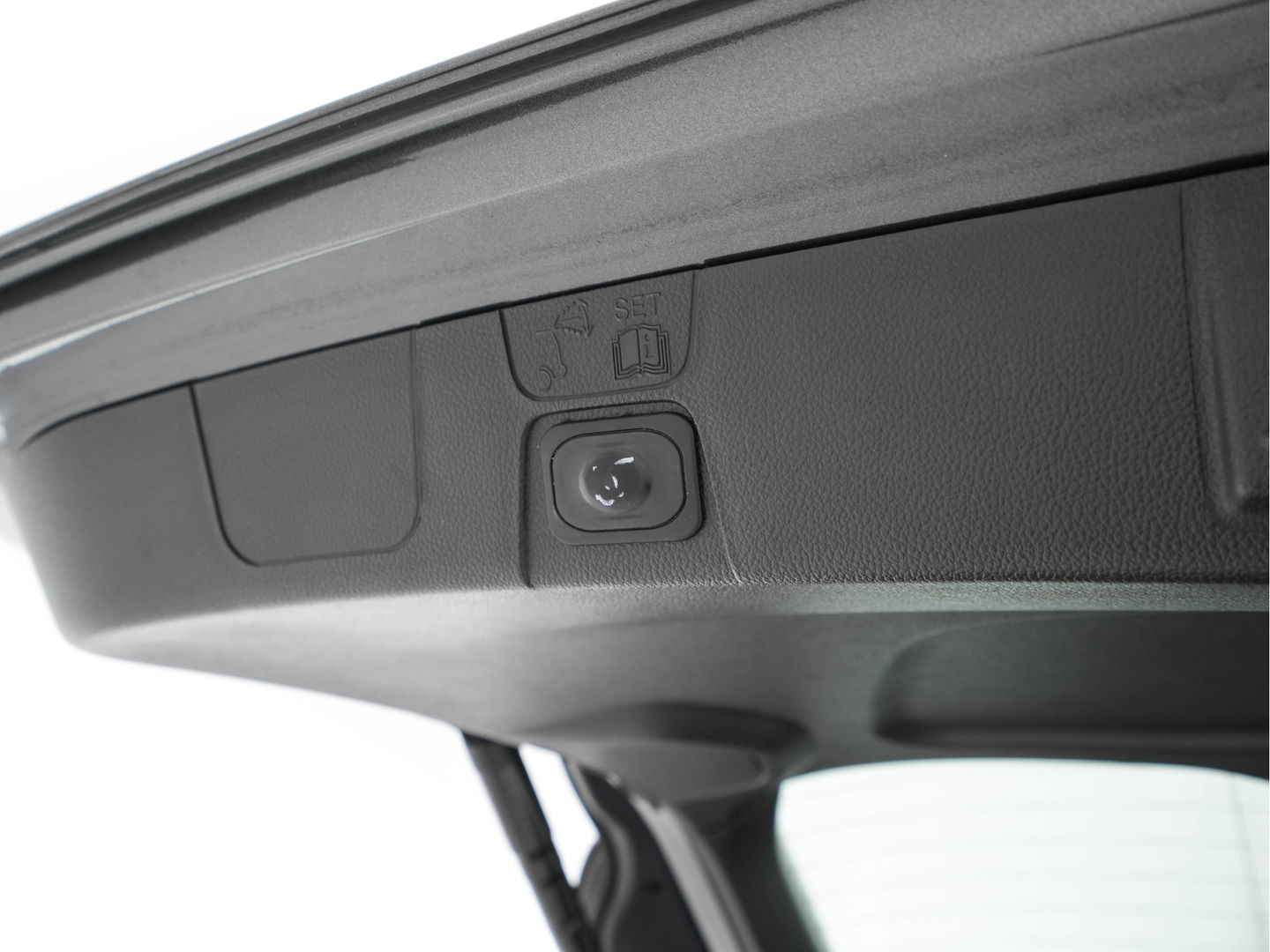 Ford C-MAX 2.0 Plug-in Hybrid Titanium Plus Aut. *PANO | LUXURY-LEATHER | NAVI-FULLMAP | CAMERA | KEYLESS | HEATED-COMFORT-SEATS | ECC | DIGI-COCKPIT | PDC | 17''ALU*