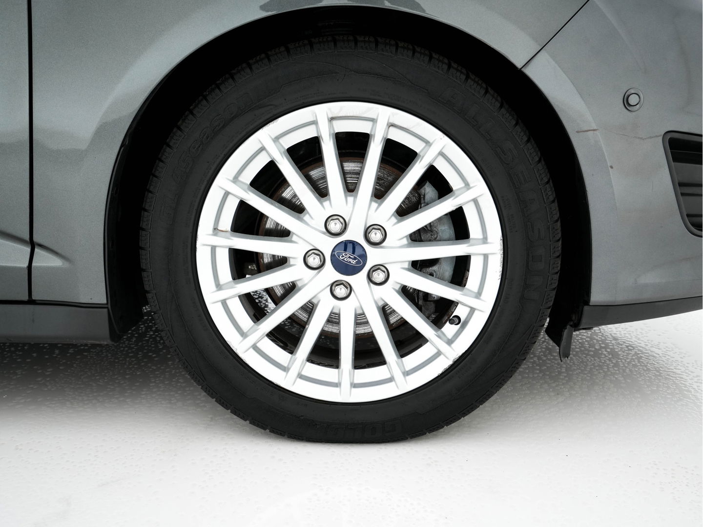 Ford C-MAX 2.0 Plug-in Hybrid Titanium Plus Aut. *PANO | LUXURY-LEATHER | NAVI-FULLMAP | CAMERA | KEYLESS | HEATED-COMFORT-SEATS | ECC | DIGI-COCKPIT | PDC | 17''ALU*