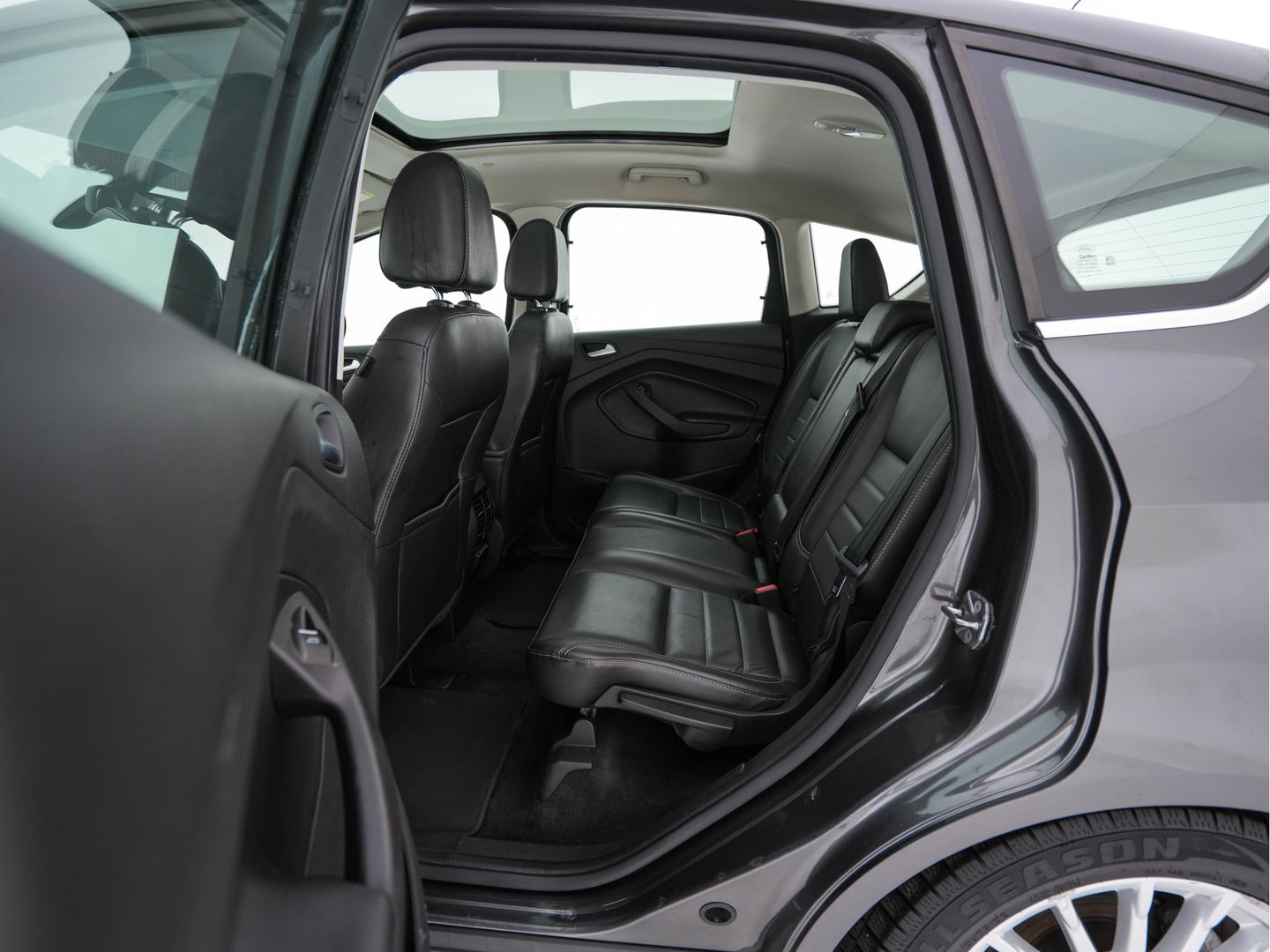 Ford C-MAX 2.0 Plug-in Hybrid Titanium Plus Aut. *PANO | LUXURY-LEATHER | NAVI-FULLMAP | CAMERA | KEYLESS | HEATED-COMFORT-SEATS | ECC | DIGI-COCKPIT | PDC | 17''ALU*