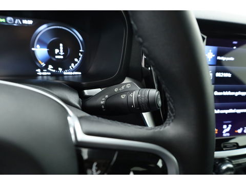 Volvo V60 T8 Recharge R-design | Memory Seats | Harman Kardon | Elek. Trekhaak | Pilot Assist | Camera