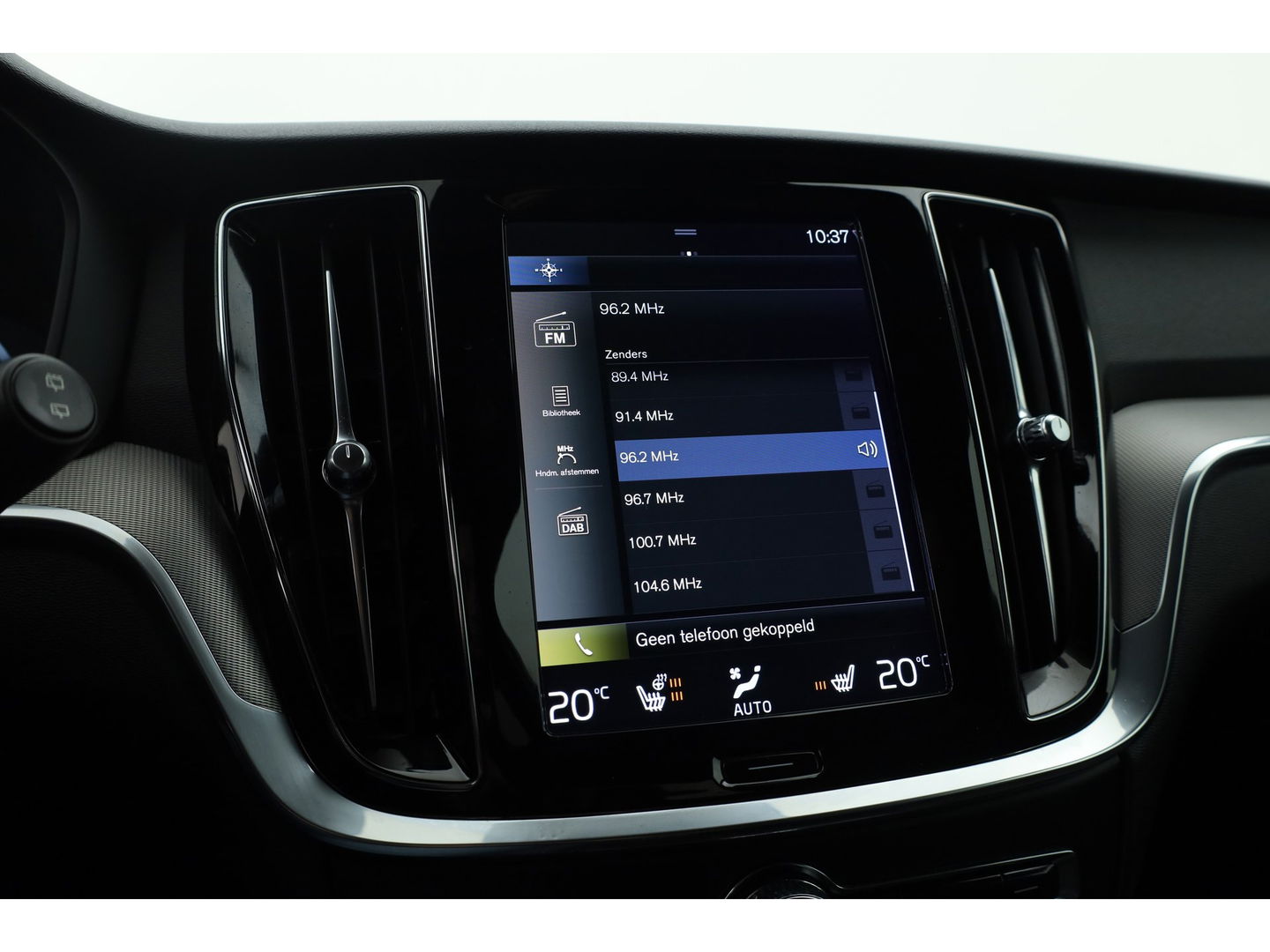 Volvo V60 T8 Recharge R-design | Memory Seats | Harman Kardon | Elek. Trekhaak | Pilot Assist | Camera