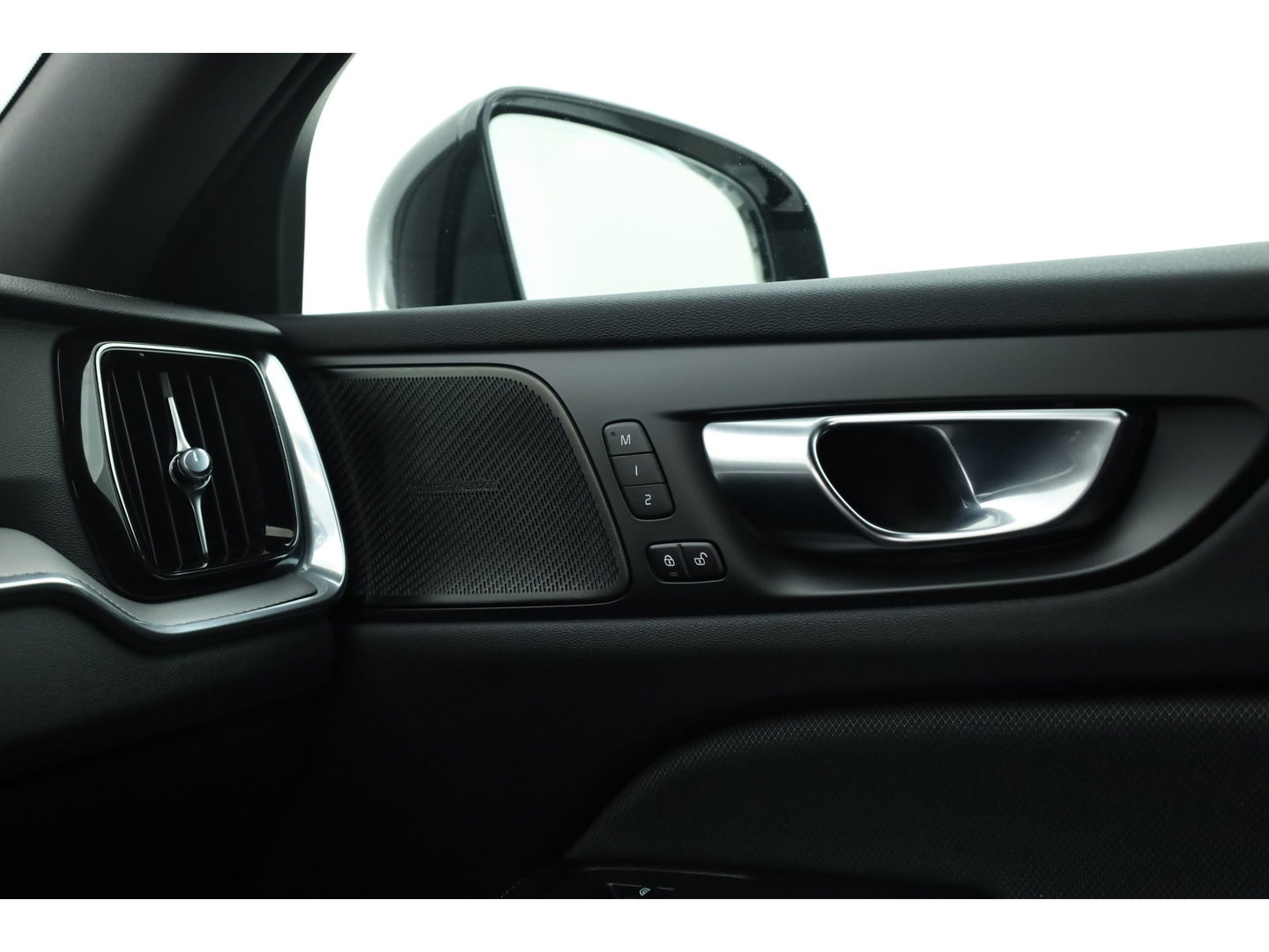 Volvo V60 T8 Recharge R-design | Memory Seats | Harman Kardon | Elek. Trekhaak | Pilot Assist | Camera