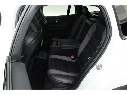 Volvo V60 T8 Recharge R-design | Memory Seats | Harman Kardon | Elek. Trekhaak | Pilot Assist | Camera