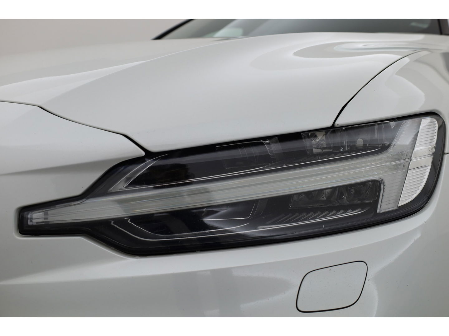 Volvo V60 T8 Recharge R-design | Memory Seats | Harman Kardon | Elek. Trekhaak | Pilot Assist | Camera