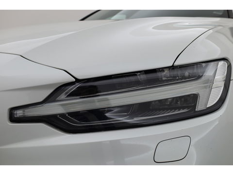 Volvo V60 T8 Recharge R-design | Memory Seats | Harman Kardon | Elek. Trekhaak | Pilot Assist | Camera