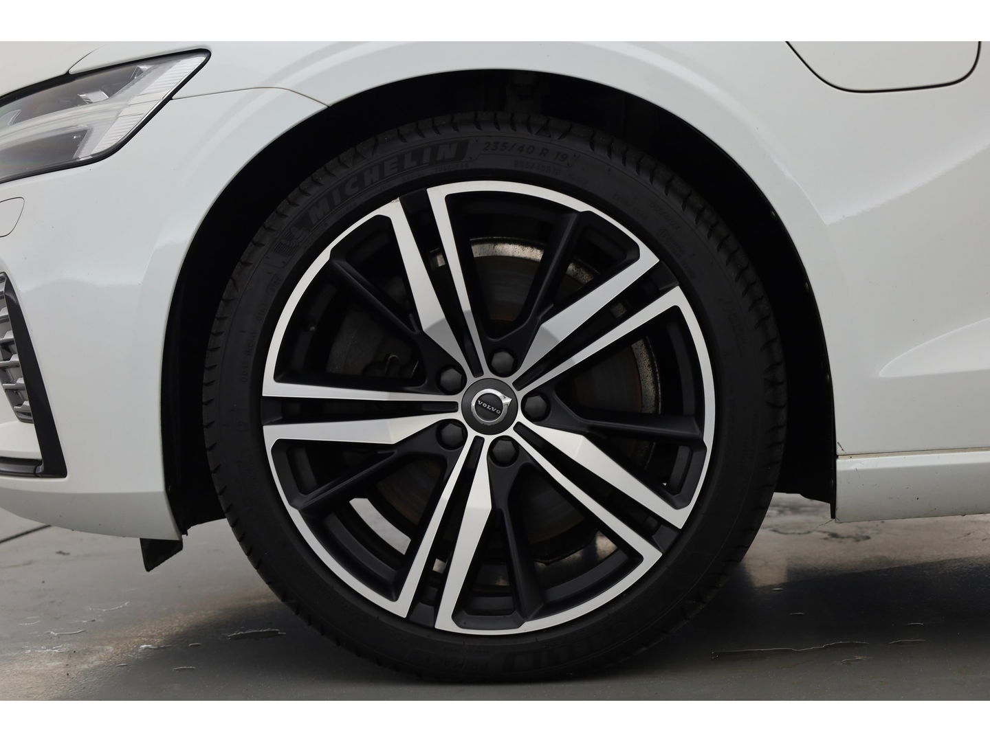 Volvo V60 T8 Recharge R-design | Memory Seats | Harman Kardon | Elek. Trekhaak | Pilot Assist | Camera