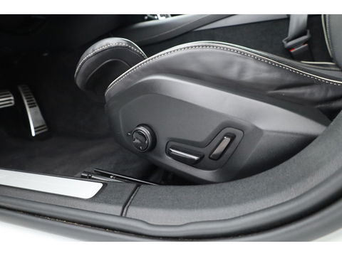 Volvo V60 T8 Recharge R-design | Memory Seats | Harman Kardon | Elek. Trekhaak | Pilot Assist | Camera