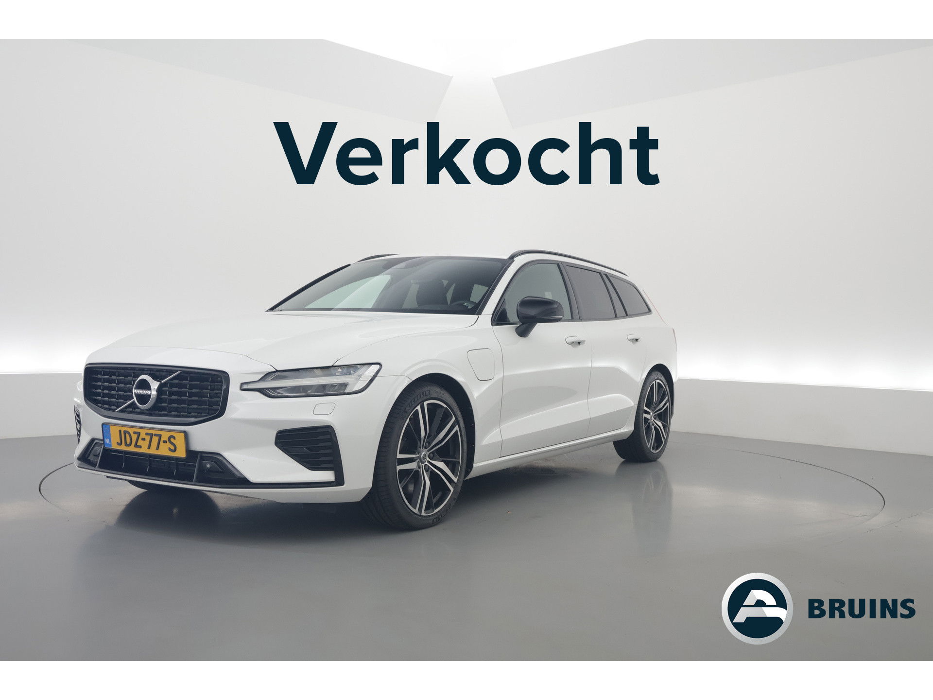 Volvo V60 T8 Recharge R-design | Memory Seats | Harman Kardon | Elek. Trekhaak | Pilot Assist | Camera