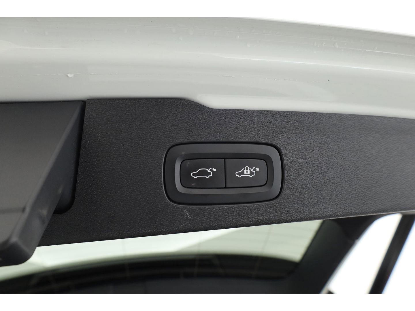 Volvo V60 T8 Recharge R-design | Memory Seats | Harman Kardon | Elek. Trekhaak | Pilot Assist | Camera