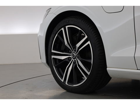 Volvo V60 T8 Recharge R-design | Memory Seats | Harman Kardon | Elek. Trekhaak | Pilot Assist | Camera