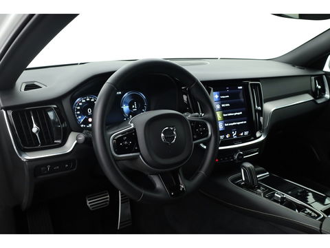 Volvo V60 T8 Recharge R-design | Memory Seats | Harman Kardon | Elek. Trekhaak | Pilot Assist | Camera