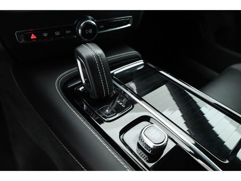 Volvo V60 T8 Recharge R-design | Memory Seats | Harman Kardon | Elek. Trekhaak | Pilot Assist | Camera
