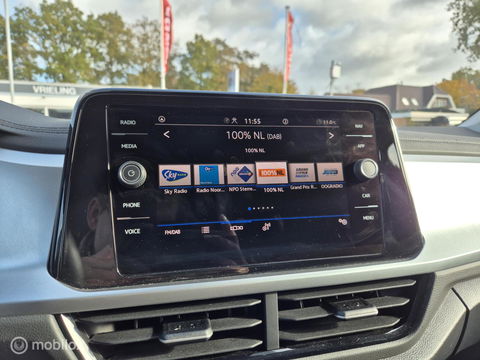 Volkswagen T-Roc 1.0 TSI, Carplay, LED, Stoelverwarming, DAB