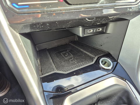 Volkswagen T-Roc 1.0 TSI, Carplay, LED, Stoelverwarming, DAB