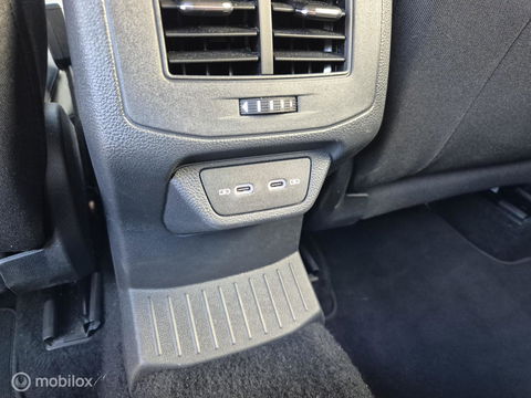 Volkswagen T-Roc 1.0 TSI, Carplay, LED, Stoelverwarming, DAB