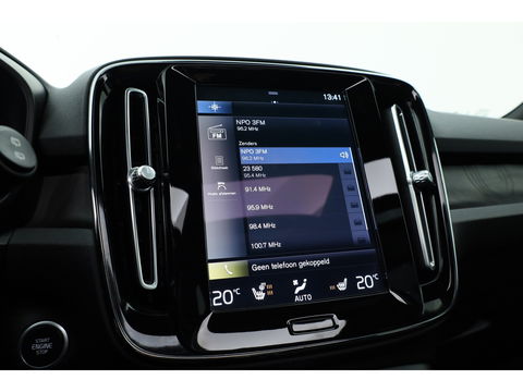 Volvo XC40 1.5 T5 Plug-in hybrid Ultimate Dark | Facelift | Pano | Trekhaak | 360 camera | ACC | Blis | H&K audio |