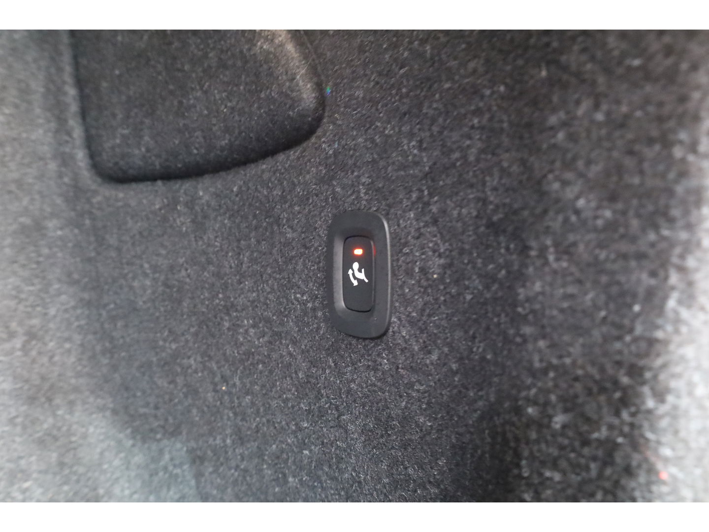 Volvo XC40 1.5 T5 Plug-in hybrid Ultimate Dark | Facelift | Pano | Trekhaak | 360 camera | ACC | Blis | H&K audio |