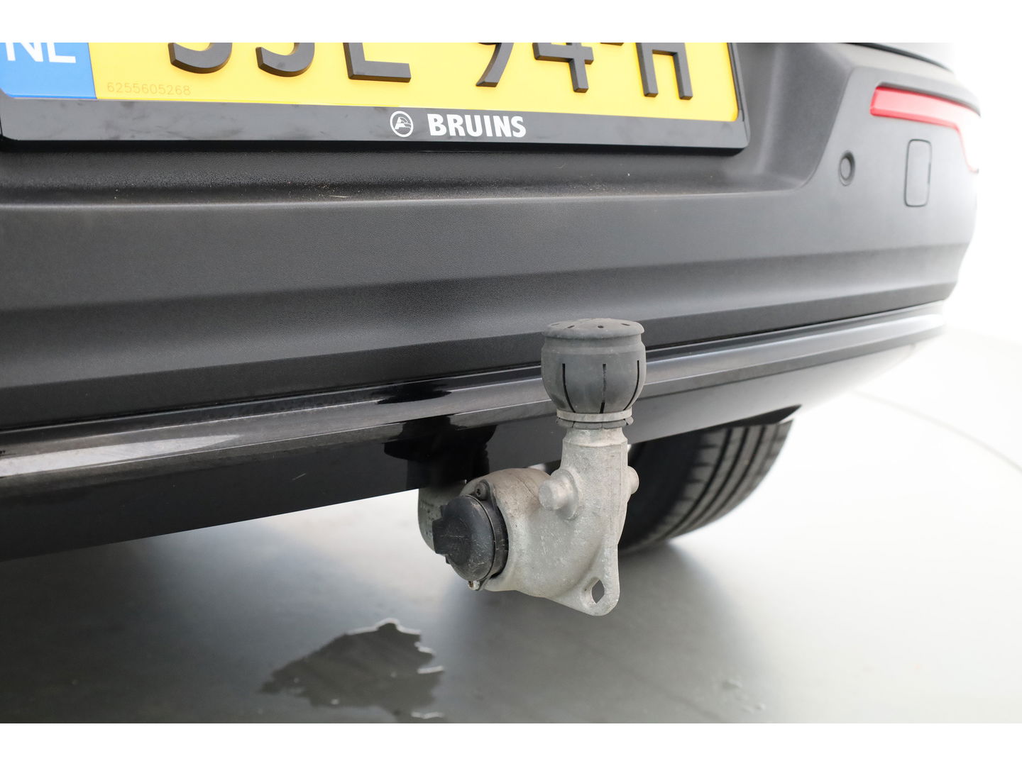 Volvo XC40 1.5 T5 Plug-in hybrid Ultimate Dark | Facelift | Pano | Trekhaak | 360 camera | ACC | Blis | H&K audio |