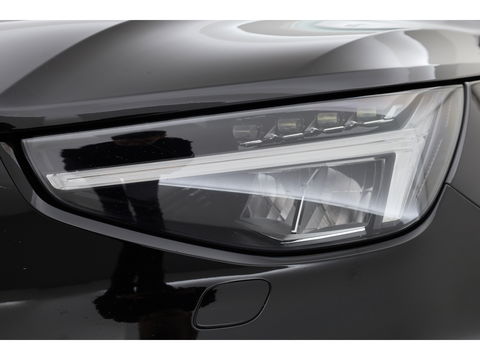 Volvo XC40 1.5 T5 Plug-in hybrid Ultimate Dark | Facelift | Pano | Trekhaak | 360 camera | ACC | Blis | H&K audio |