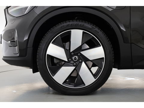 Volvo XC40 1.5 T5 Plug-in hybrid Ultimate Dark | Facelift | Pano | Trekhaak | 360 camera | ACC | Blis | H&K audio |