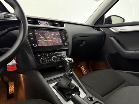 Škoda Octavia 1.0 TSI | Carplay | Trekhaak | Stoelverw. | Cruise | Parkeersens.