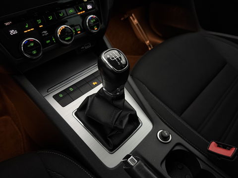 Škoda Octavia 1.0 TSI | Carplay | Trekhaak | Stoelverw. | Cruise | Parkeersens.