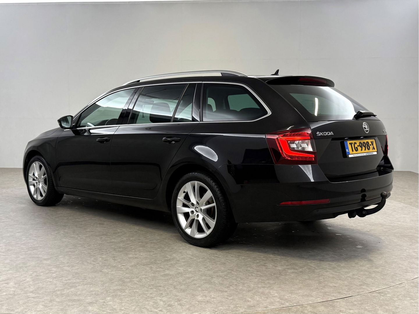 Škoda Octavia 1.0 TSI | Carplay | Trekhaak | Stoelverw. | Cruise | Parkeersens.