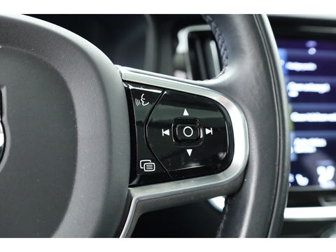 Volvo V60 Cross Country 2.0 B5 AWD Pro | Full Option | Pano | Massage | B&W audio | Ventilatie | HUD | Trekhaak