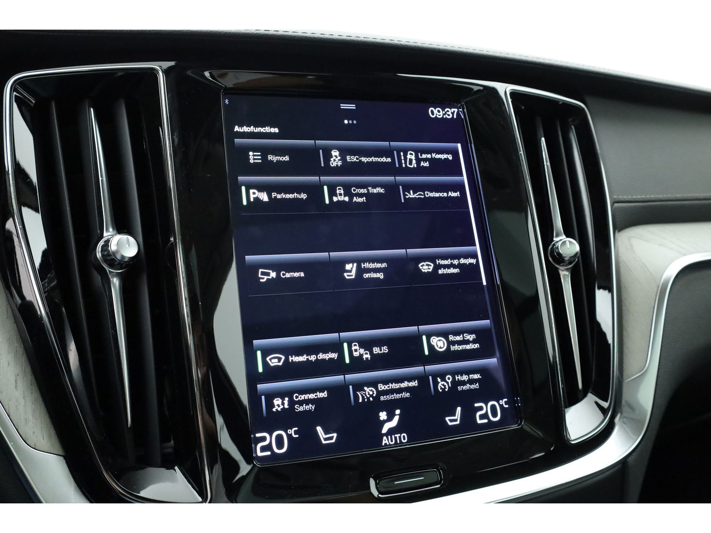 Volvo V60 Cross Country 2.0 B5 AWD Pro | Full Option | Pano | Massage | B&W audio | Ventilatie | HUD | Trekhaak